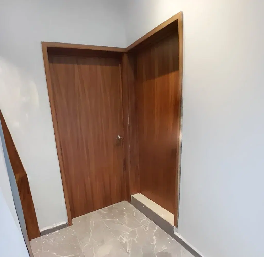 Puertas de madera dzalam para interiores